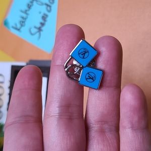 LOUIS VUITTON LV UNICEF BLUE PIN